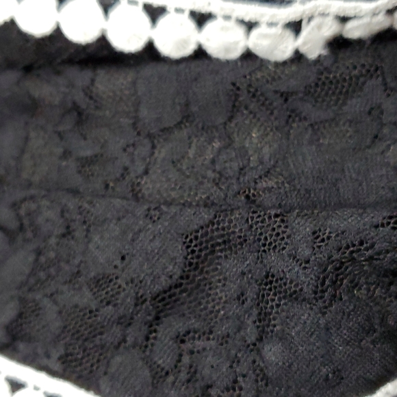 SZ. SMALL BLACK LACE MCM RUFFLED TOP - Picture 3 of 3
